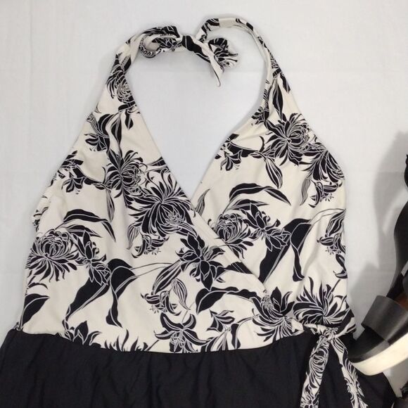 Apt 9 Black White Floral Halter Wrap Front One Piece Swimsuit Dress XL - Picture 6 of 15
